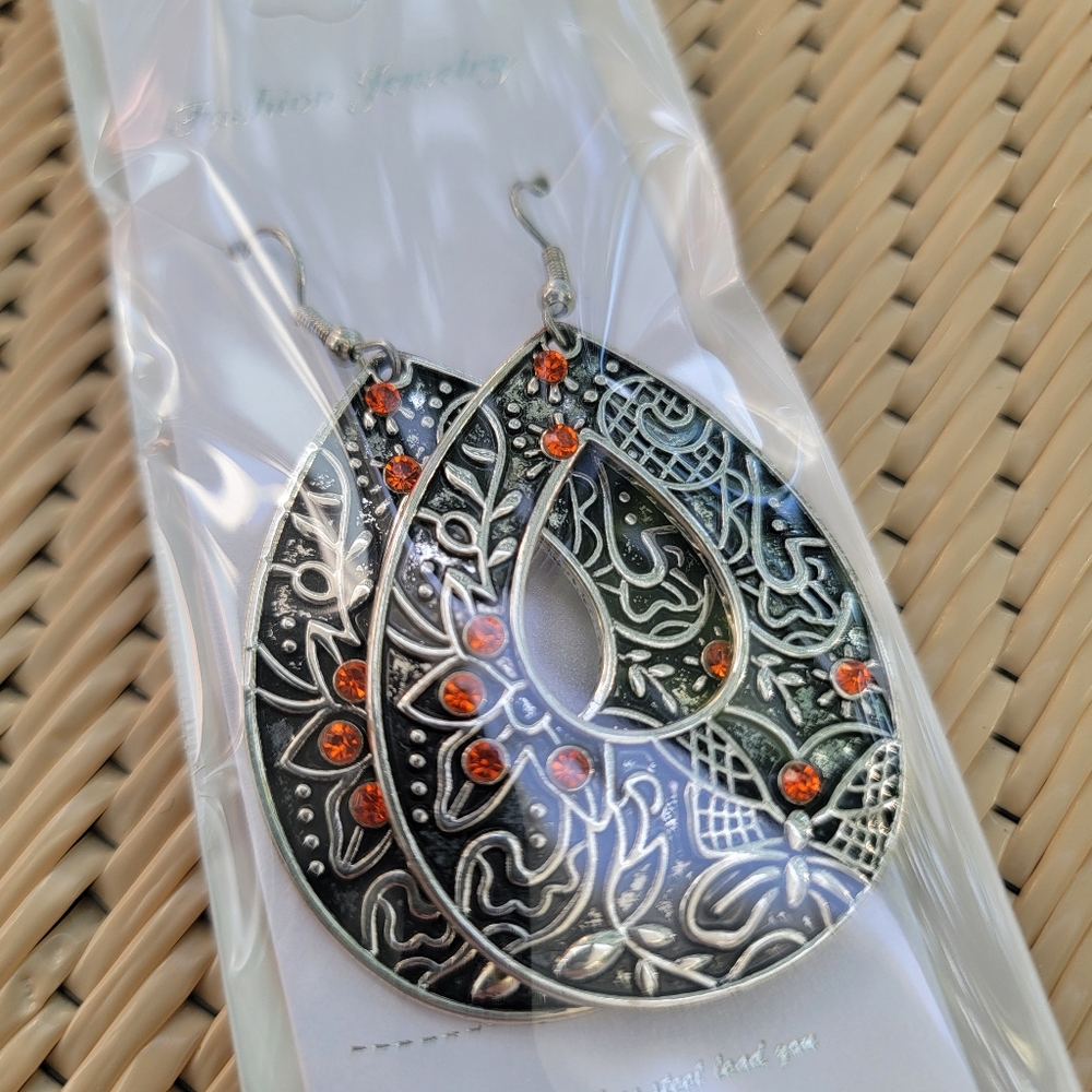 🔴10 Final!! Elegant Silver and Orange Earrings